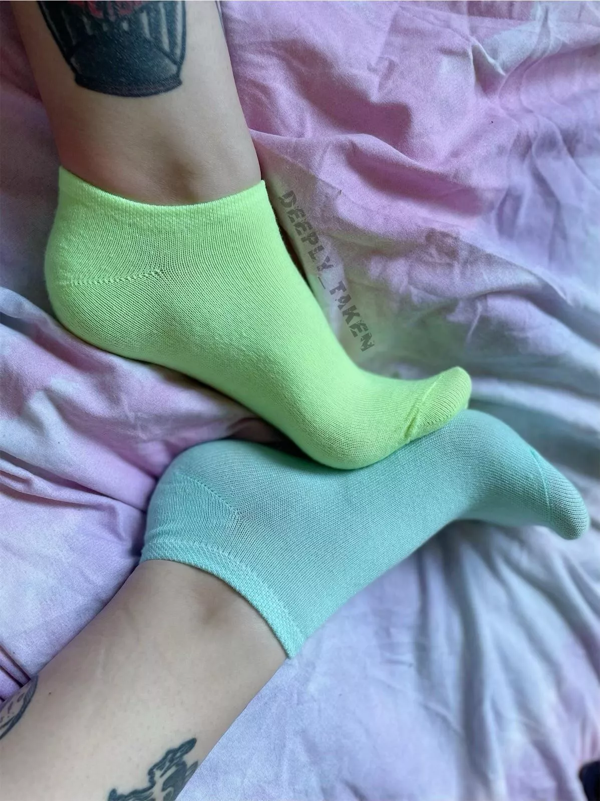 [Selling] [UK] 💚 Worn Socks 💙 Many different coloured Ankle Socks! 💚 Mix and Match 💙 Customisable . Fetish Friendly . International Shipping and Vac Sealed 💙 DM/Message or Kik/Wire Deeply_Taken posted by Deeply_Taken