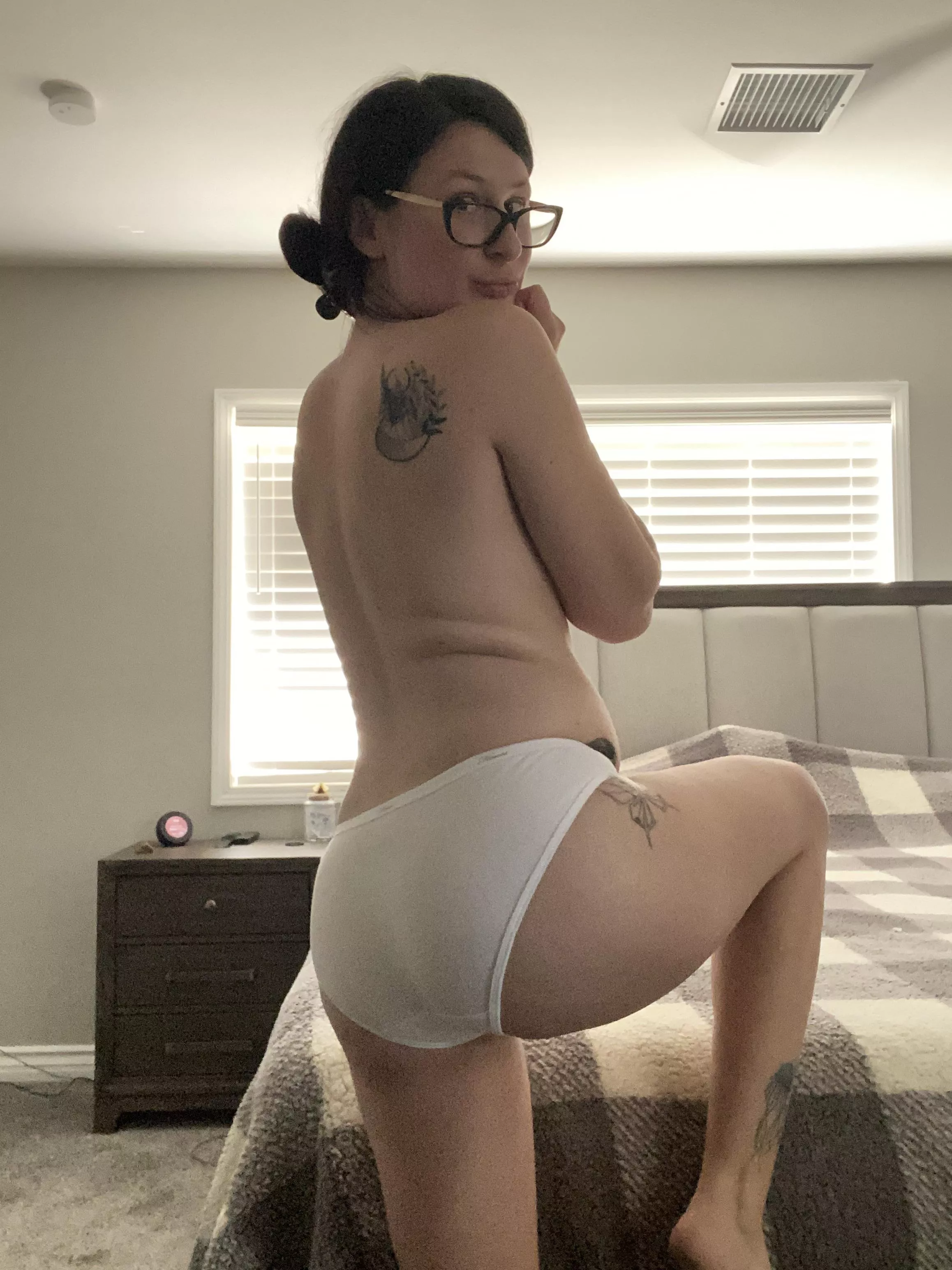 [selling] [US] 5🌟 Trusted MILF⭐️ 💋starting at $25💋 🩲Vacuum seal w/ FREE US shipping💋🥵CASH APP, AMAZON, PAYPAL 💸 posted by LaylaGrace3