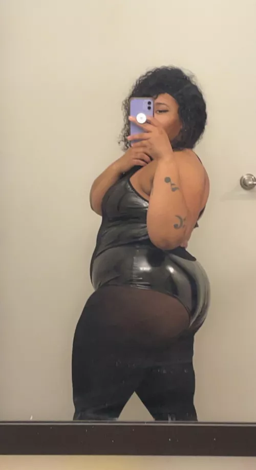 [selling] [US] 💙DM me about my videos, pics, experiences, panties, socks, tights, leggings, and more! If you want it, I’m bound to have it ! 💙 by GoddessOFchubbz27