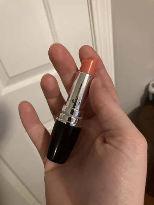 [Selling] used lipstick vibrator by Slam-Beesly