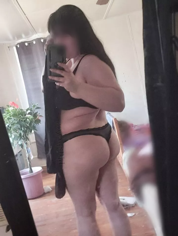 [selling] 🔥 verified 🔥 sultry canna milf is available for Panty wear, perishables, rates, sessions and more. dm or kik PlushyZoe posted by PlushyZoe