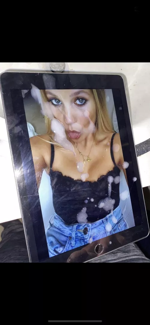 Send daddy pics for a cum trib by Madelynclinelove