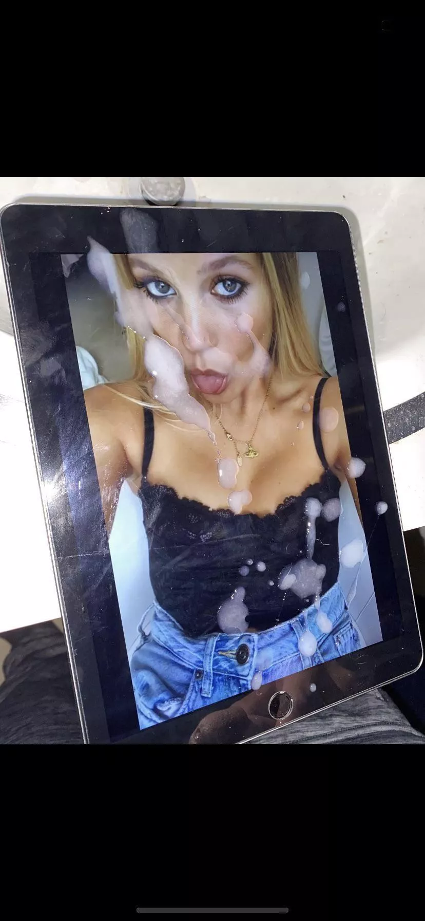 Send daddy pics for a cum trib posted by Madelynclinelove