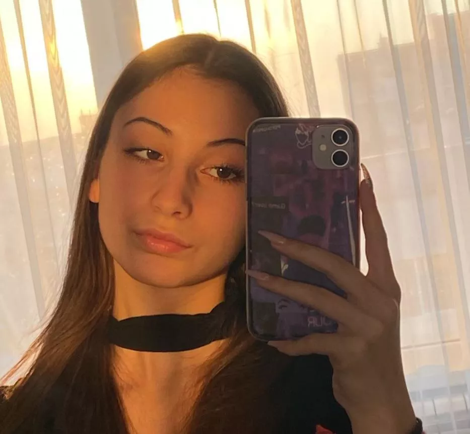 Send me your cock/jerk tribute of her for more pictures. No nudes posted by Vanityporium