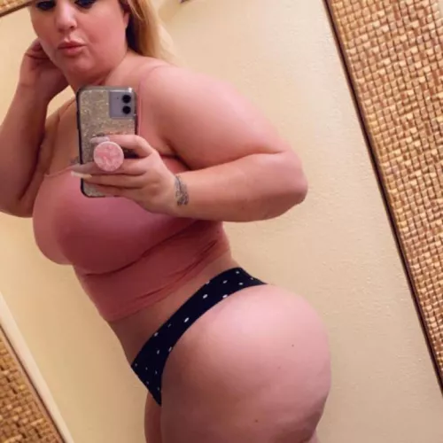 Sending a masturbating video to every guy that upvotes ☺️ (My auto reply is on)[Snapchat add me👻 elina_1159 by elina_e22