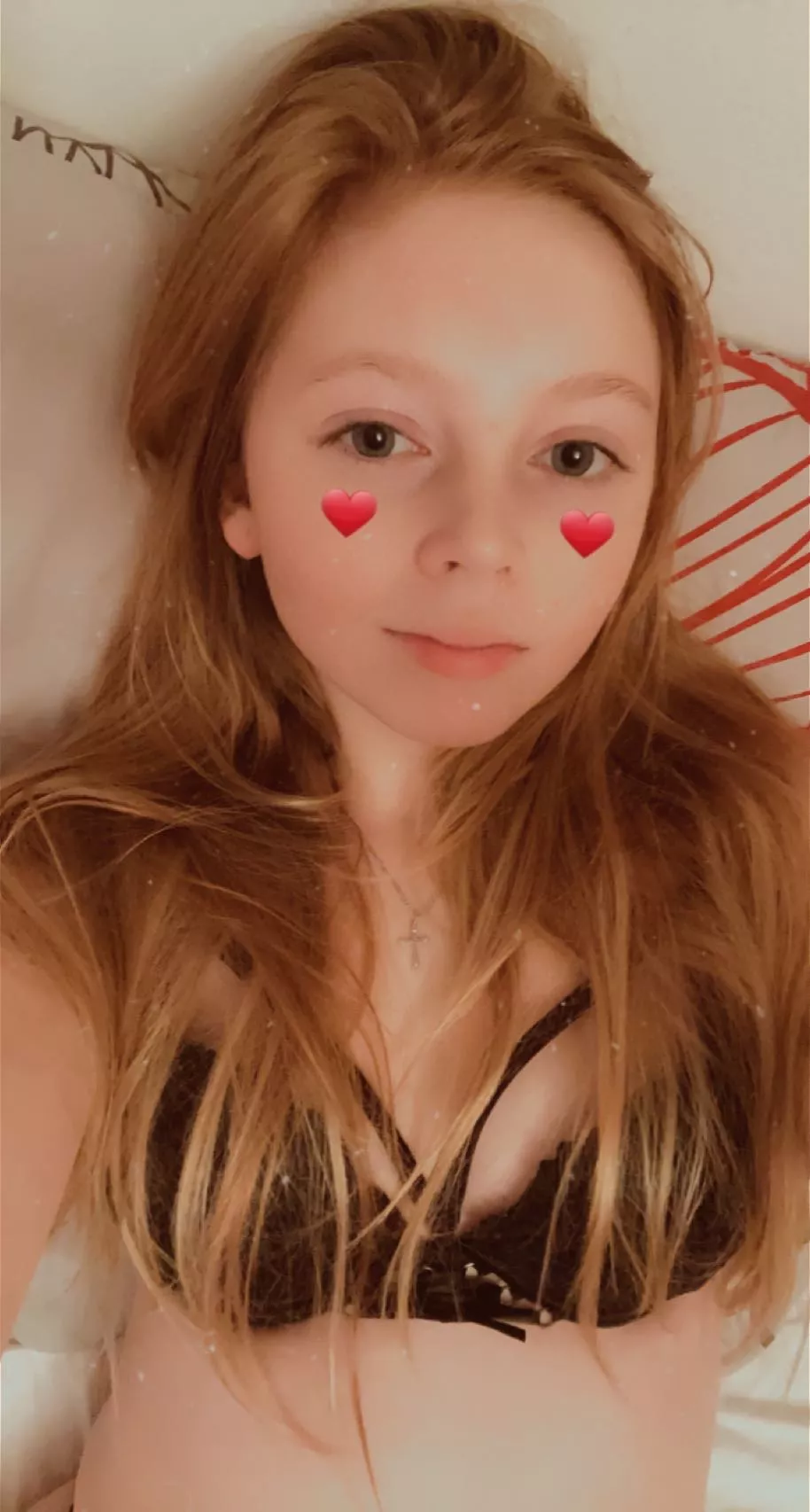 Sending kisses ❤❤ posted by angaliiciiouskz