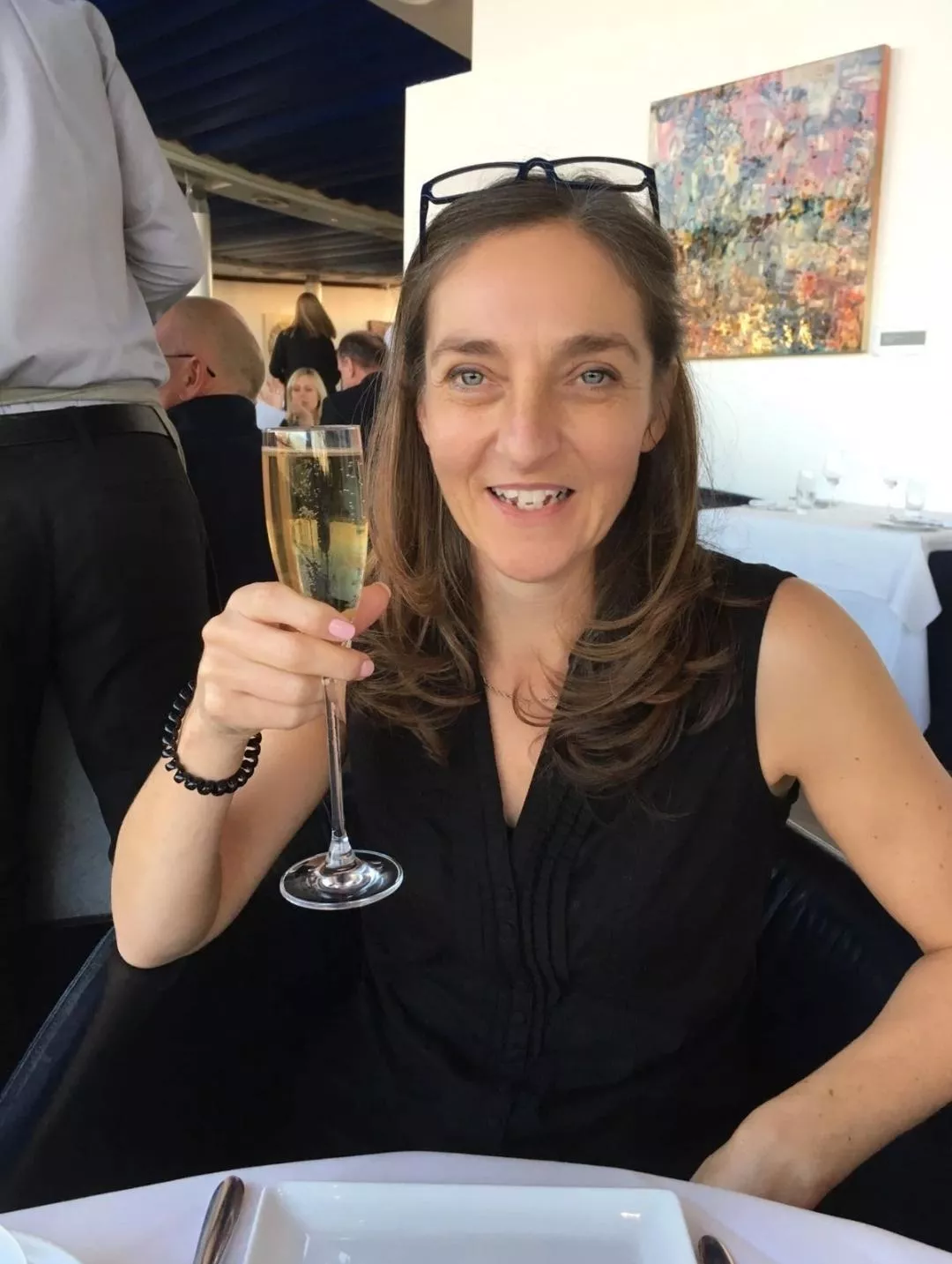 Sending my cheating moms nudes to anyone that cum tributes this pic posted by nother_cucker1066