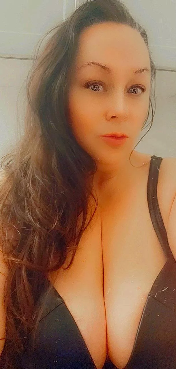 Sending some Saturday love ❤️ posted by Bellacarina94