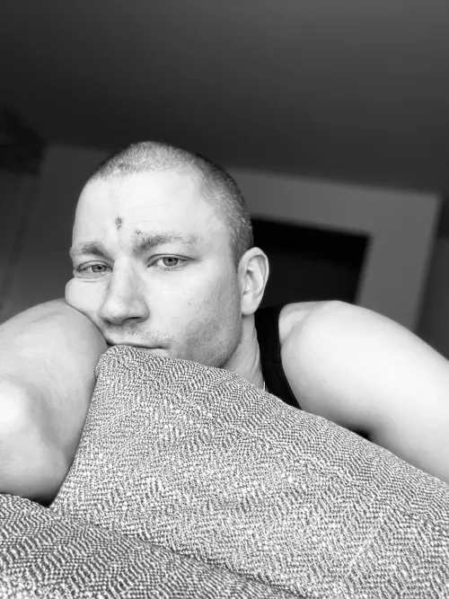 Senior picture for witchcraft school by druachu