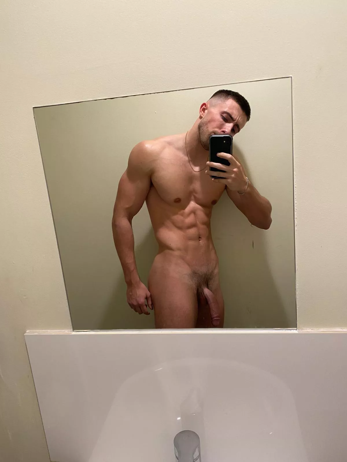 Serve me now…😈 posted by harveyywhitee