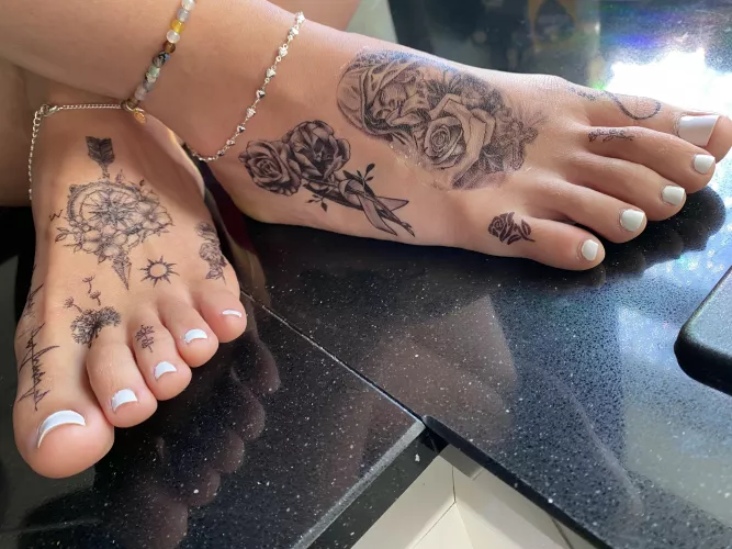 Service please by TinyTootsies_98