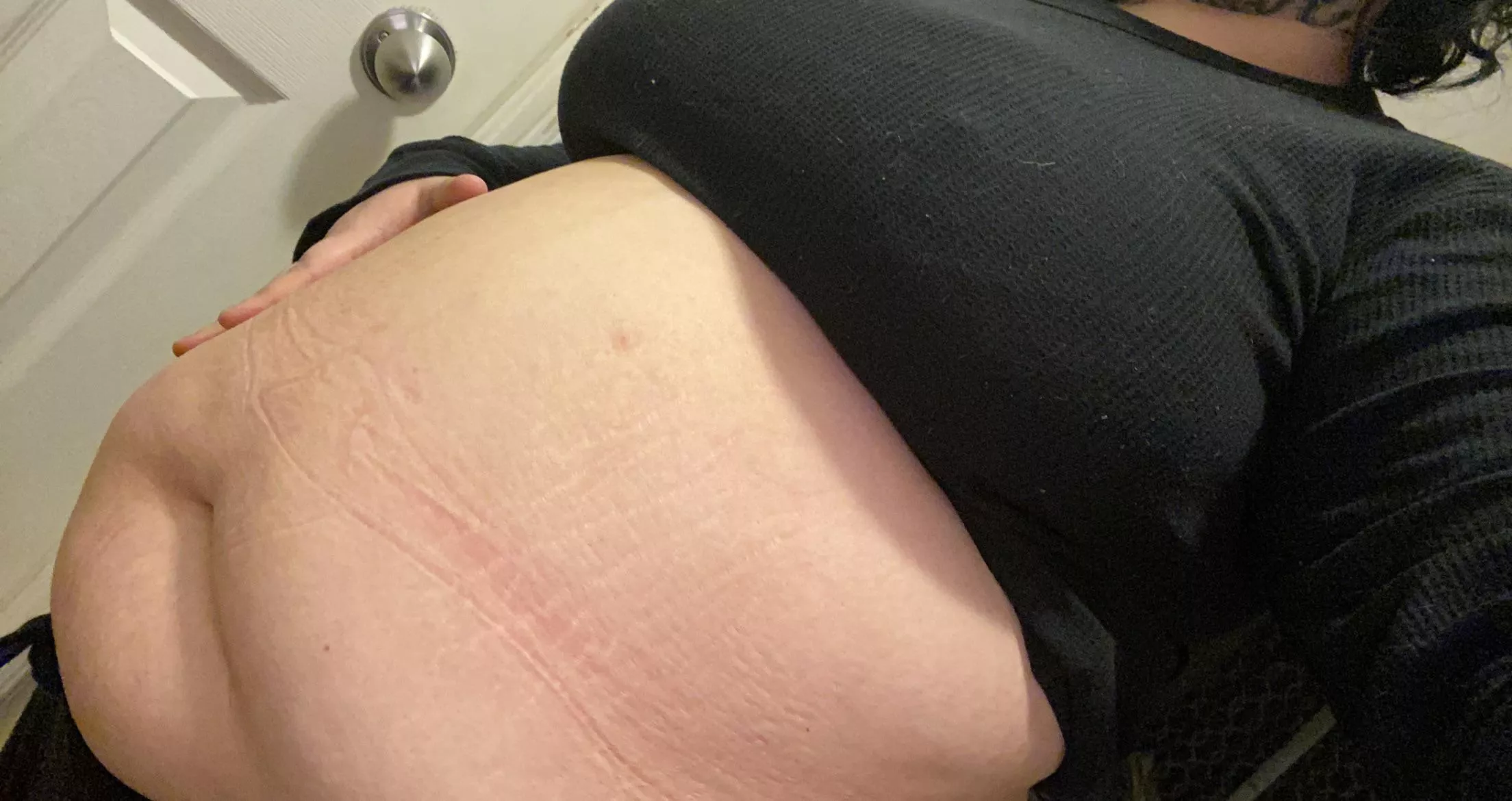 Setting this big belly free after wearing jeans all day posted by Upper_Size_2504