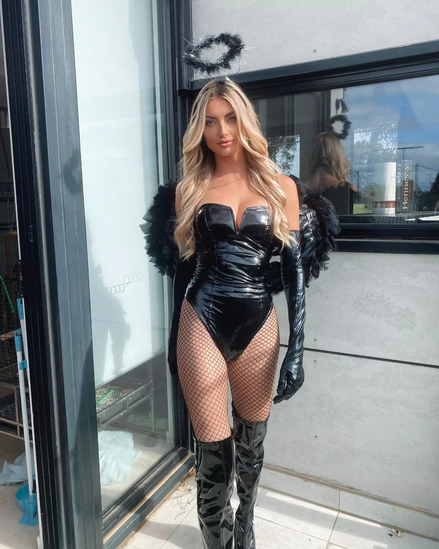 Sexiest angel I've seen so far posted by siimple_code