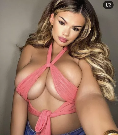 Sexiest top by Hornylad2000uk