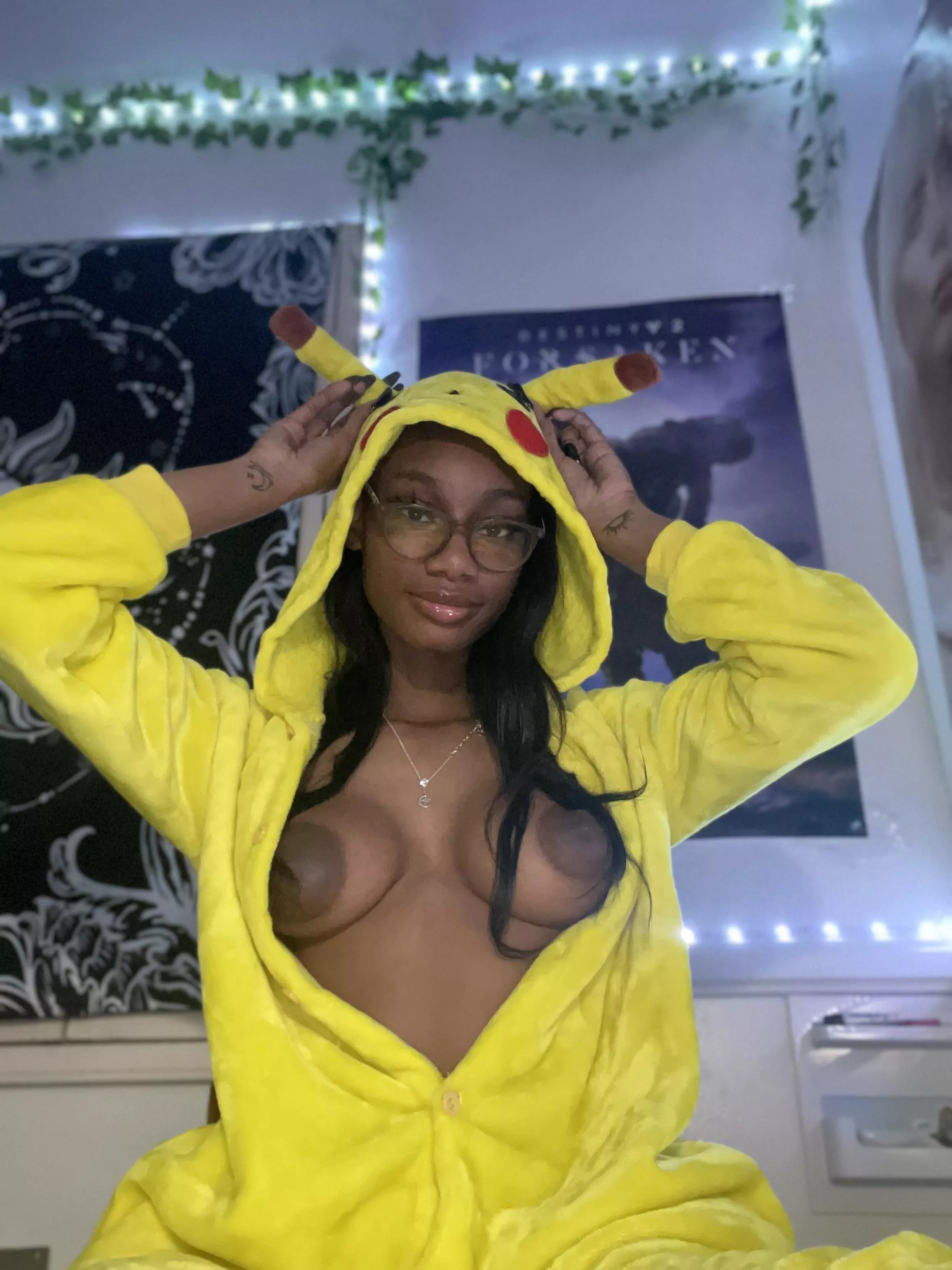 SEXY 18 Y/O 🖤 Super active 🤍 Loves to text 🖤 Dick and vagina Ratings 🤍 DAILY posts 🖤 CUSTOMS 🤍 posted by Chibiu_Mochaa