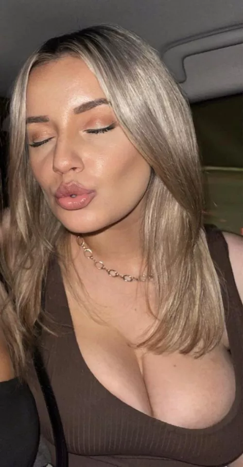 Sexy Aussie girl(IRTR) by weezyouttahere13