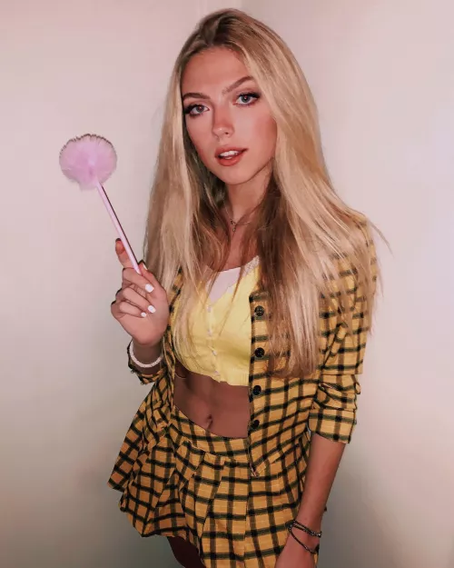 Sexy babe by siimple_code