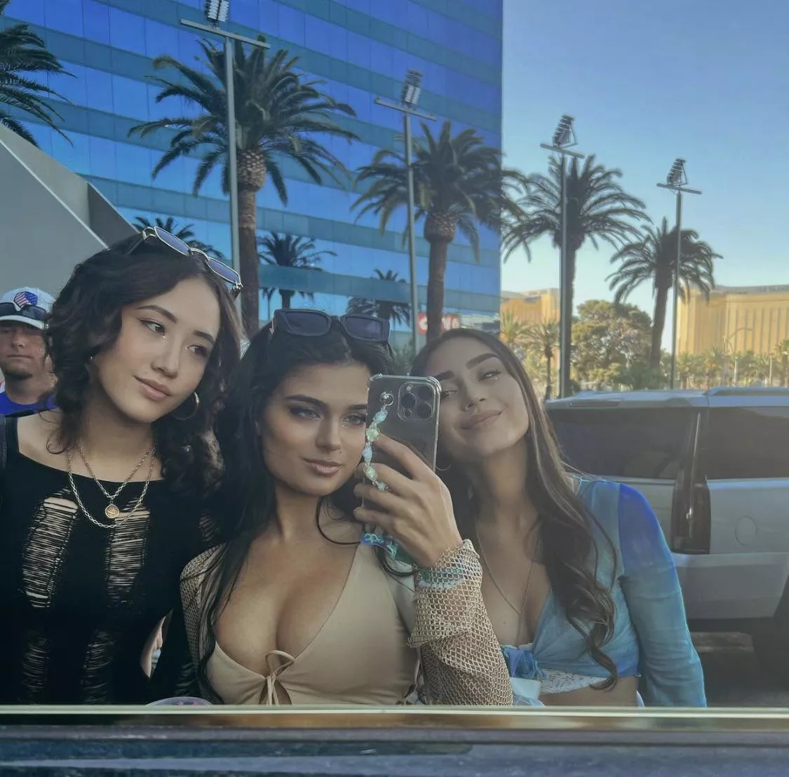 Sexy babes posted by Zealousideal_Fan9838