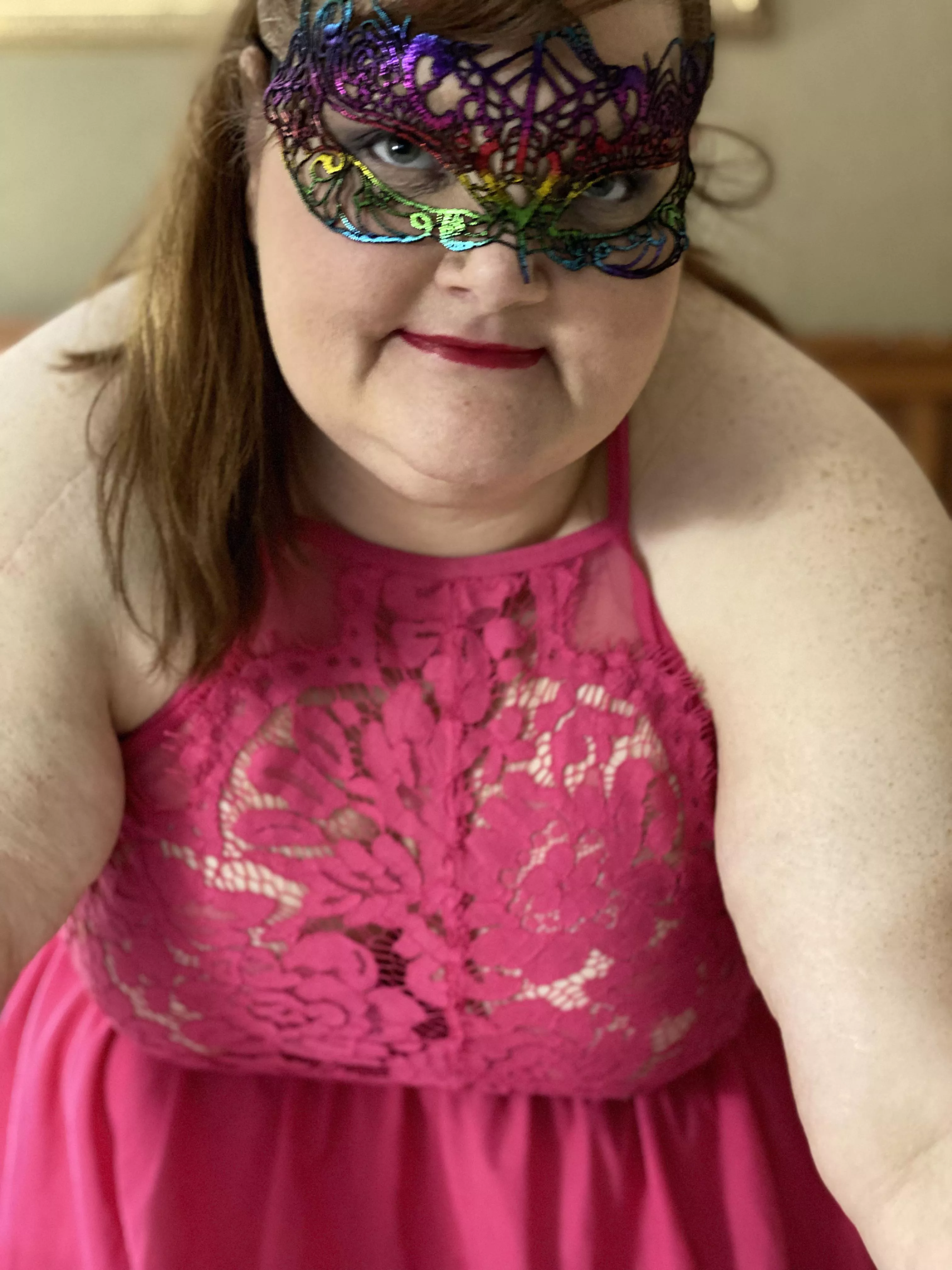 Sexy BBW Queen 👑 looking for those Kings out there. Let’s talk! posted by BellaThatBBWNextDoor