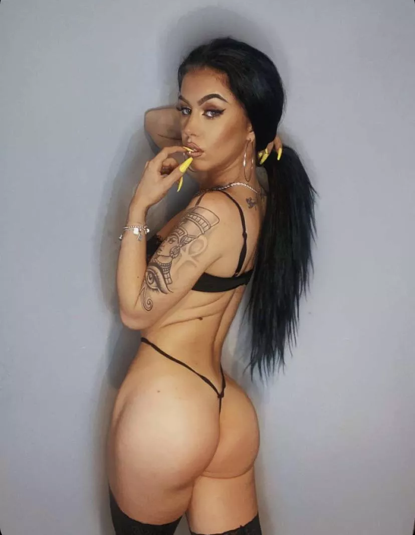 Sexy chav posted by rc0013319