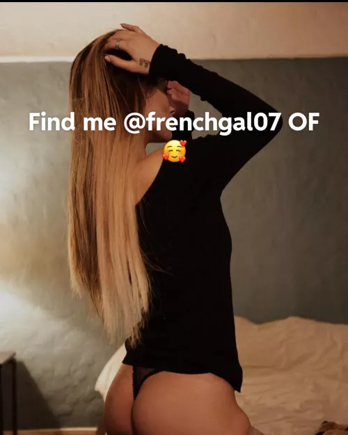 Sexy exotic chick ;) Find me at https://linktr.ee/jolenerossiofficial by jolenerossiofficial