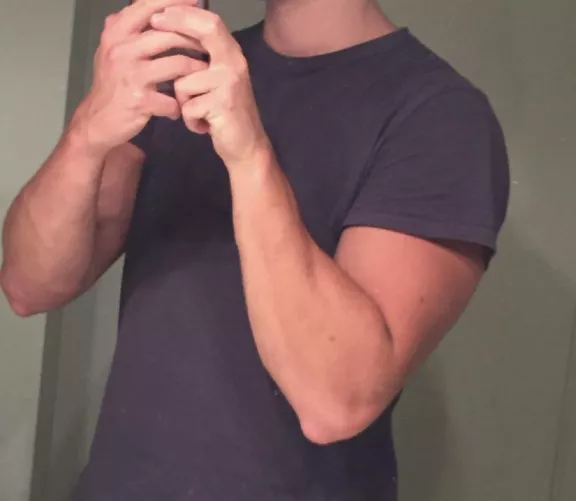 Sexy forearms? by AlphaMen007