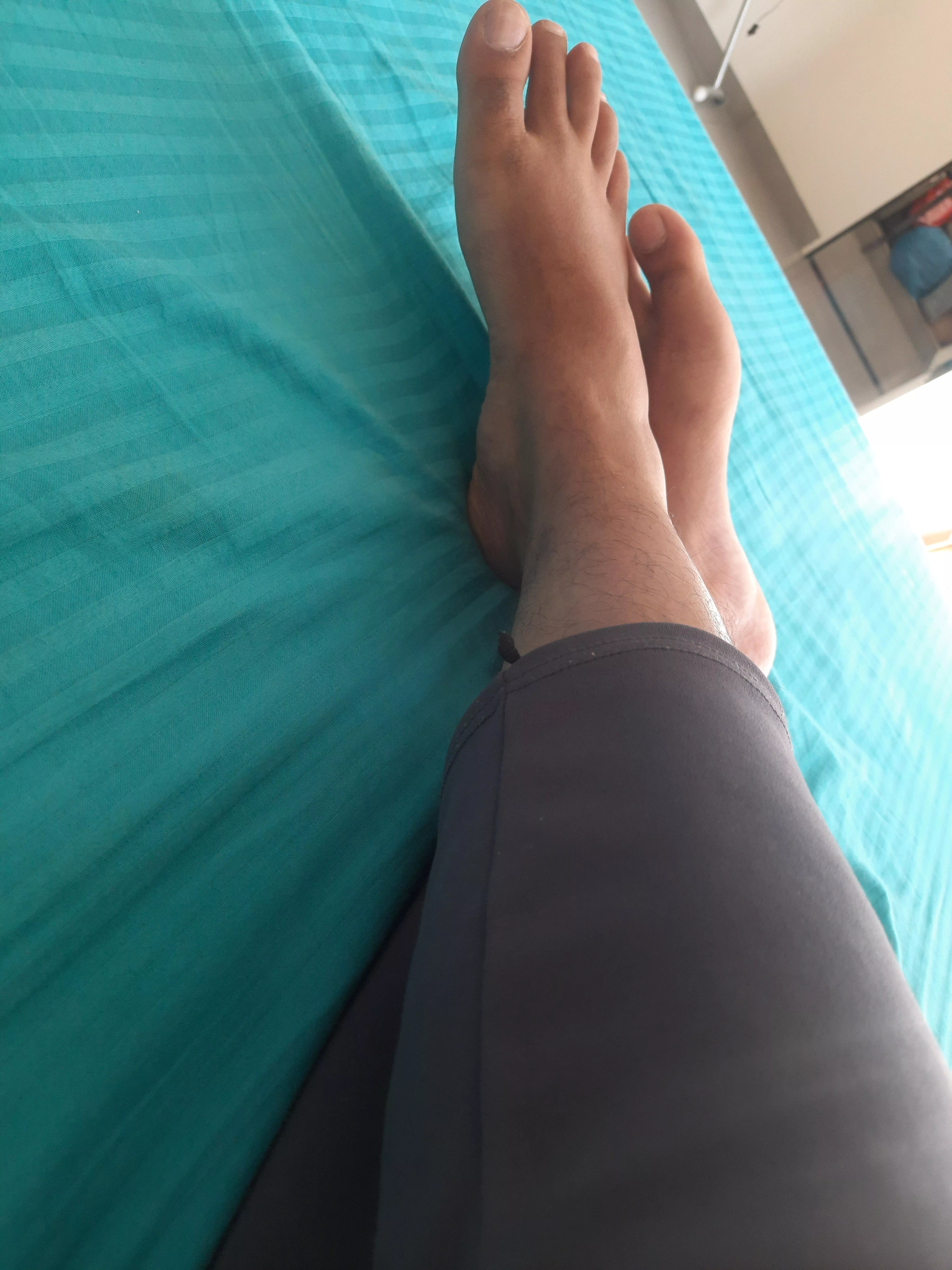 sexy man Feets . [OC] (OC) posted by VirtualMarionberry83