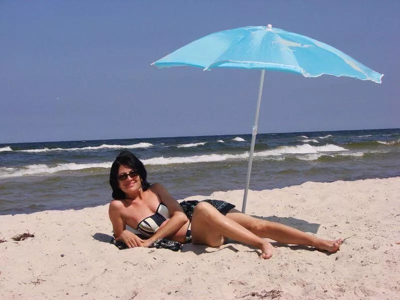 Sexy Milf posted by bloom9923