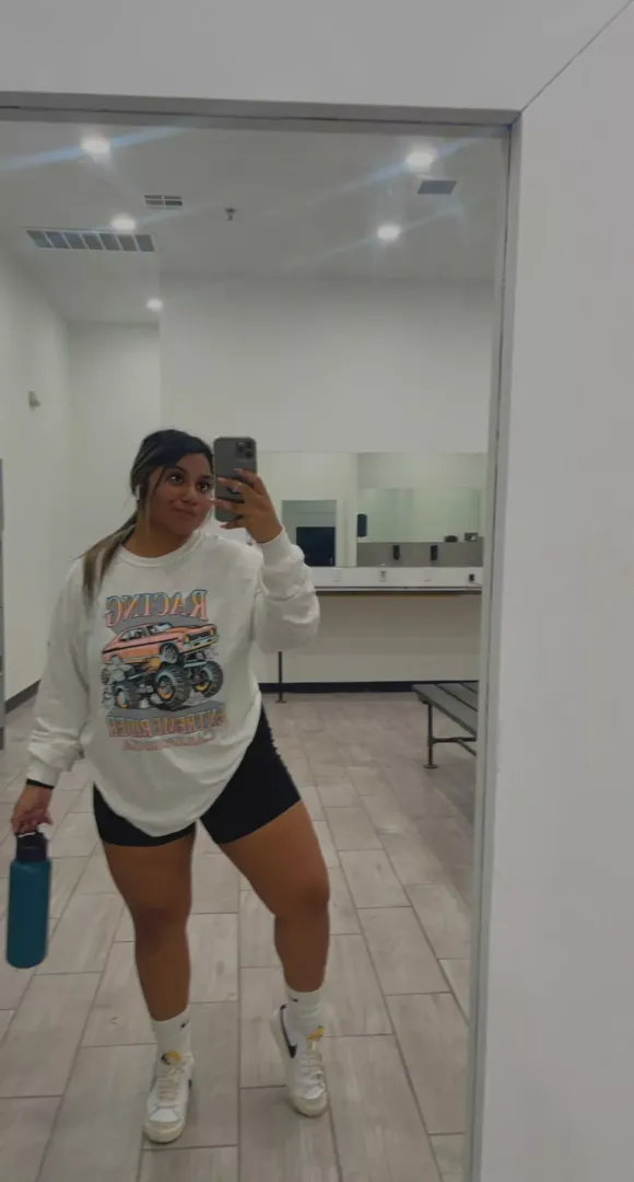 Sexy milf 😍 by OpTrapGod