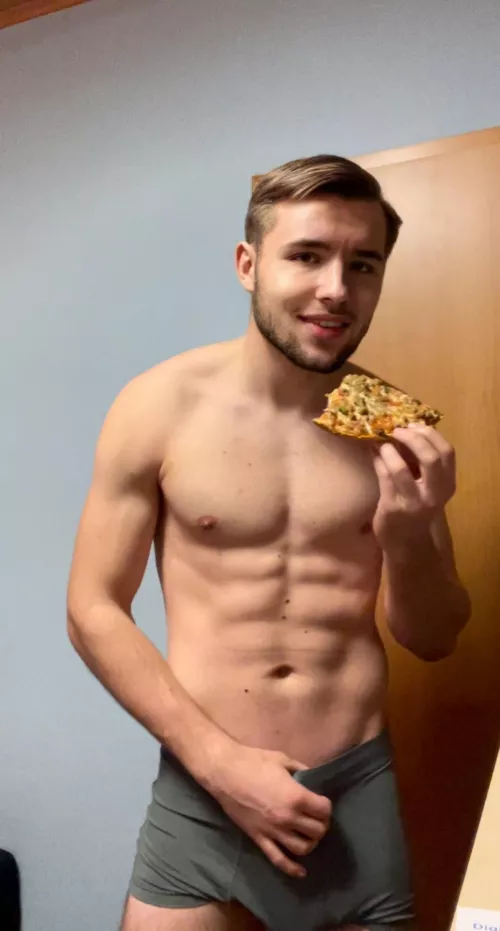 Sexy pizza by blondboyjan