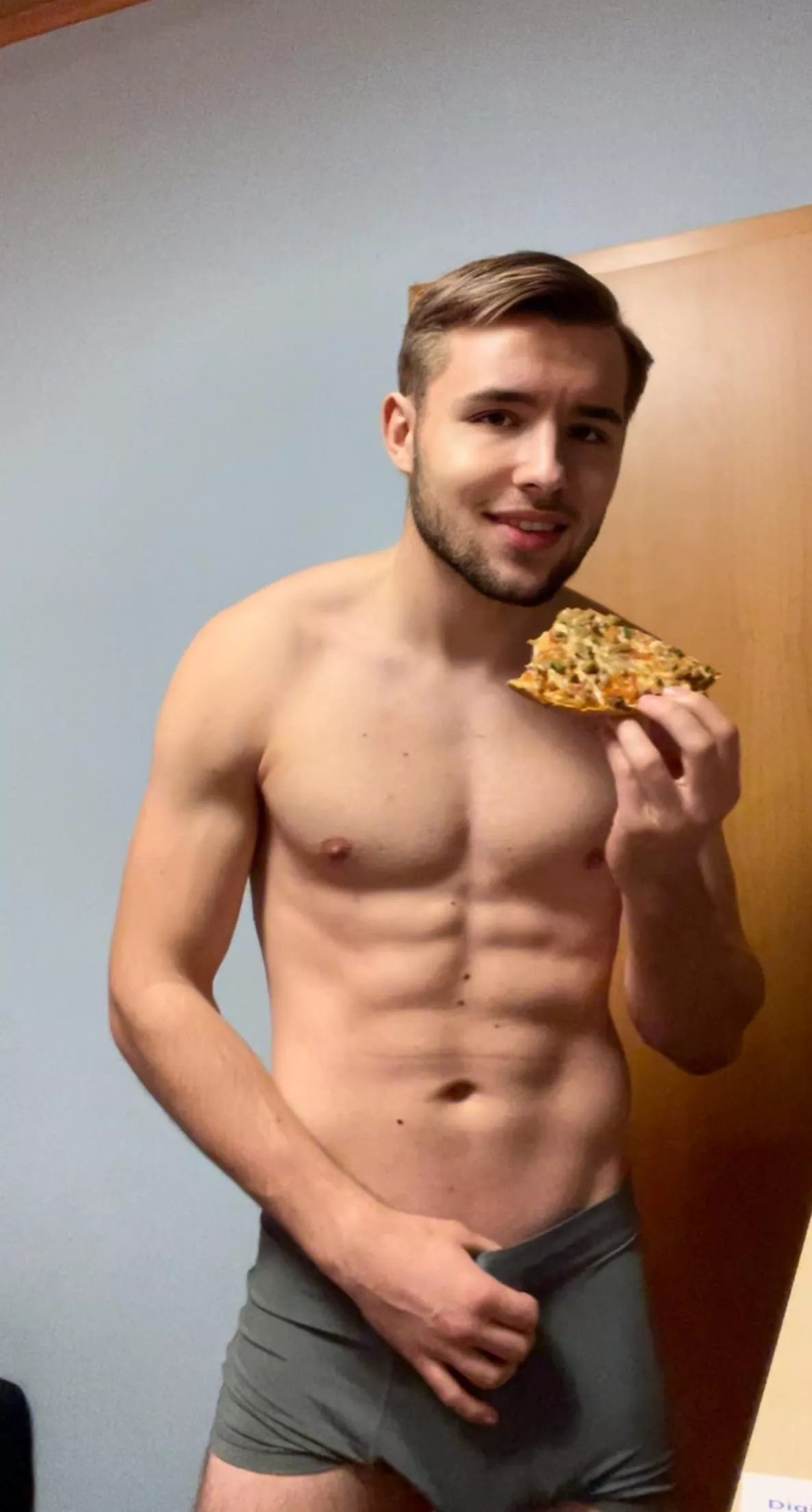 Sexy pizza posted by blondboyjan
