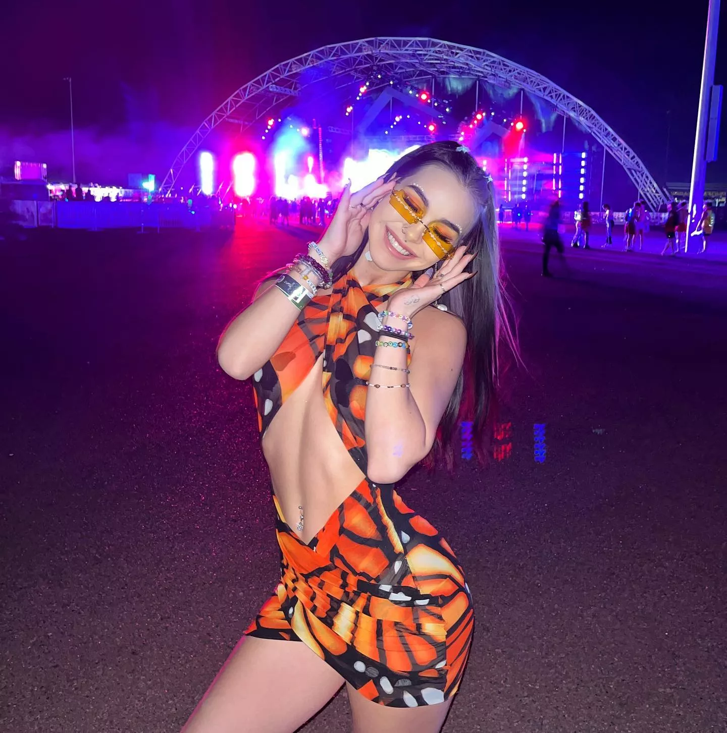 Sexy rave bunny posted by siimple_code