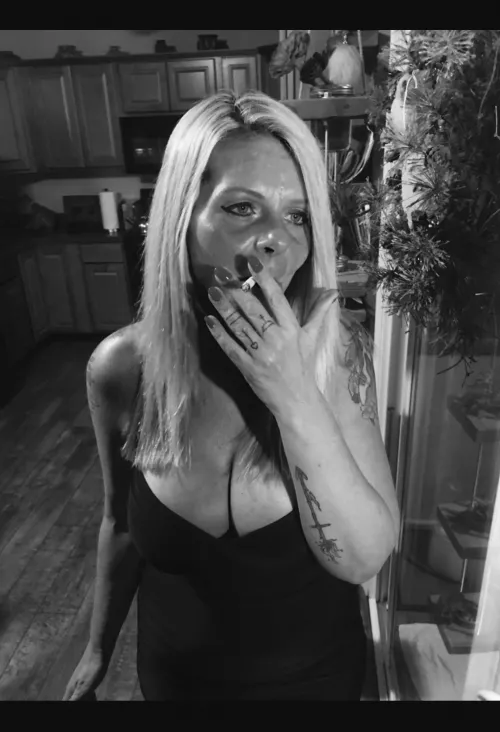 Sexy Smoker 💋 Original Content (story in comments) by Phish3223