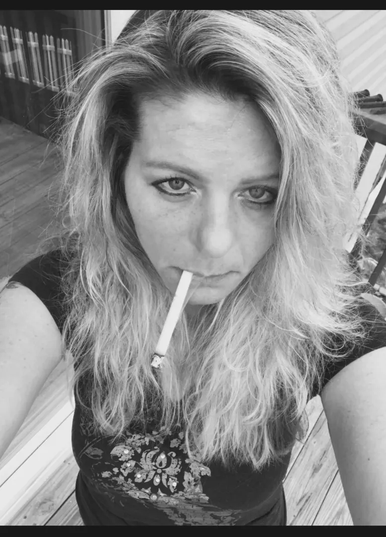 Sexy Smoker 💋 Original Content (story in comments) posted by Phish3223