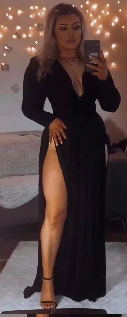 Sexy thick slut posted by JayBee765