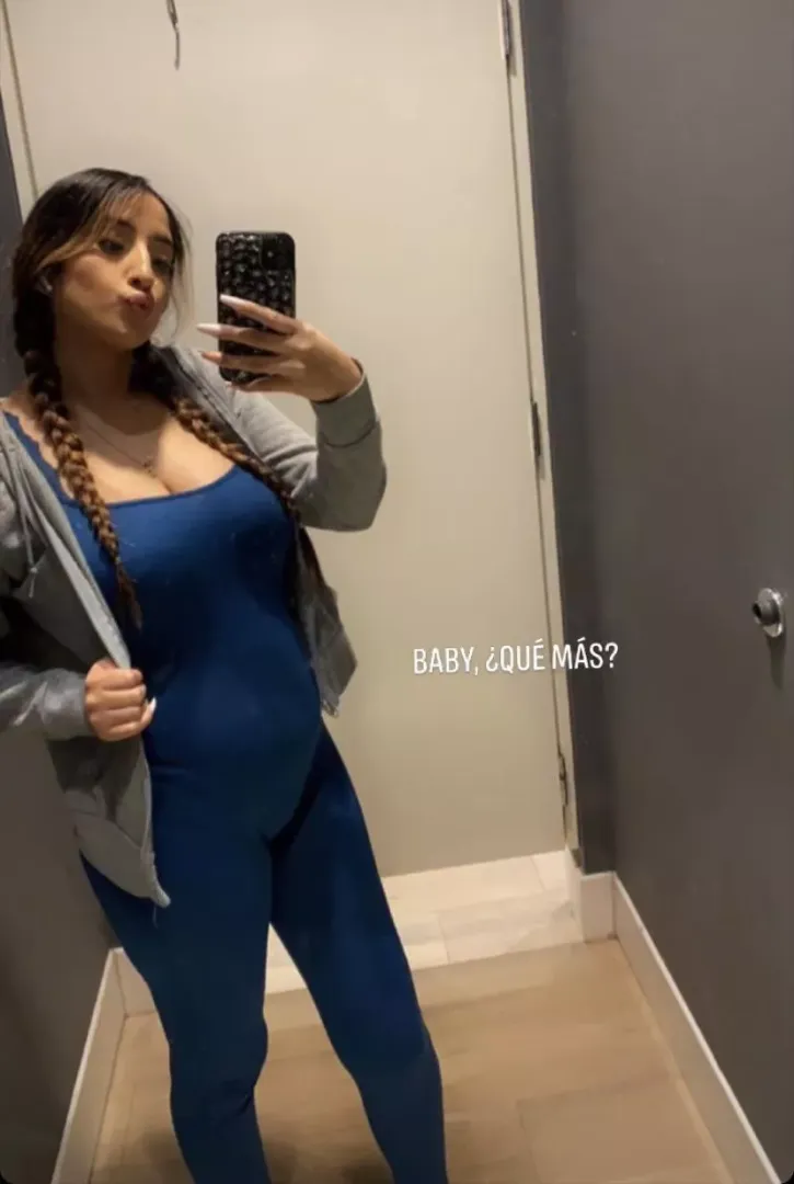 Sexy wife posted by Daddy13-