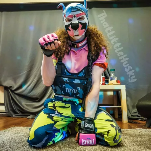 Shake a paw? 💛🐕‍🦺 by ThatLittleHusky