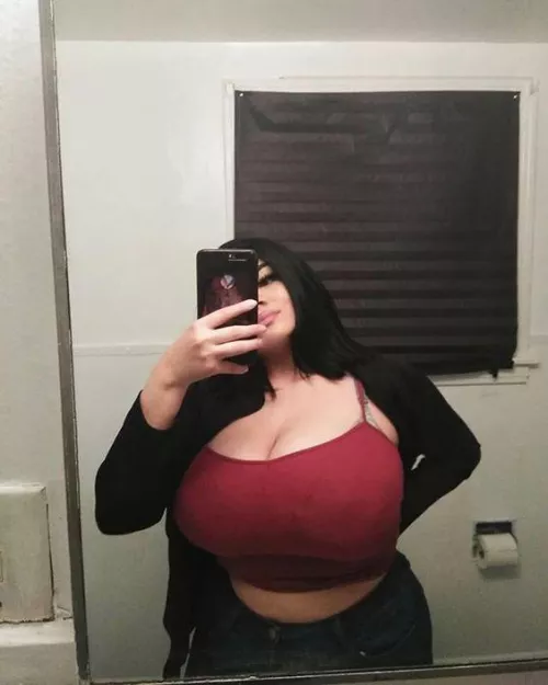 Shame I can’t find more of her stuff by AthleticFemGuy