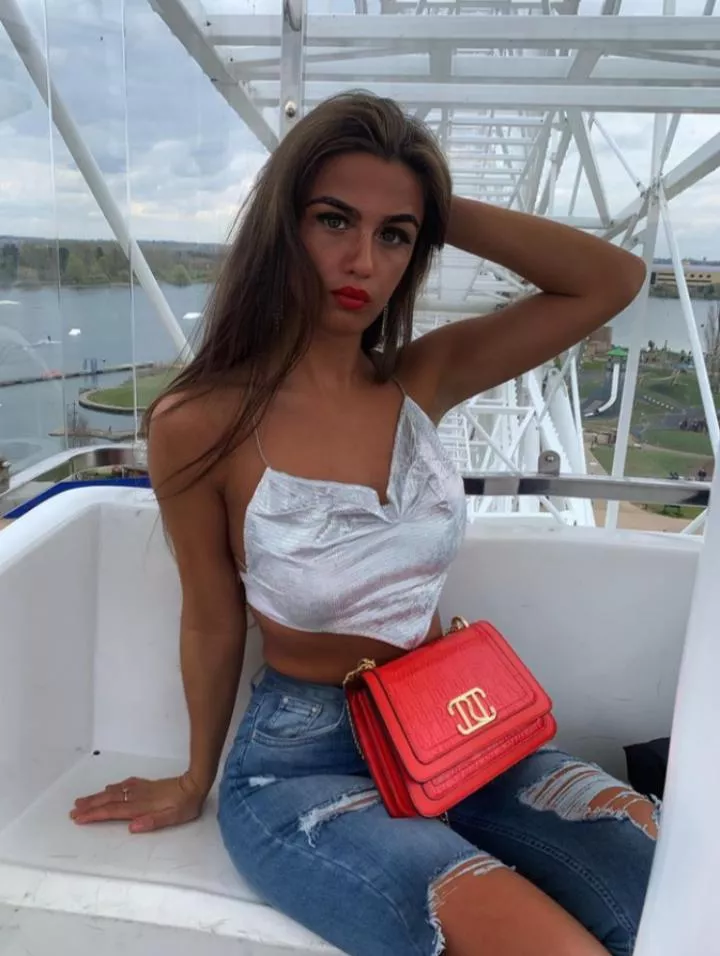 Shania posted by corruptusextremis