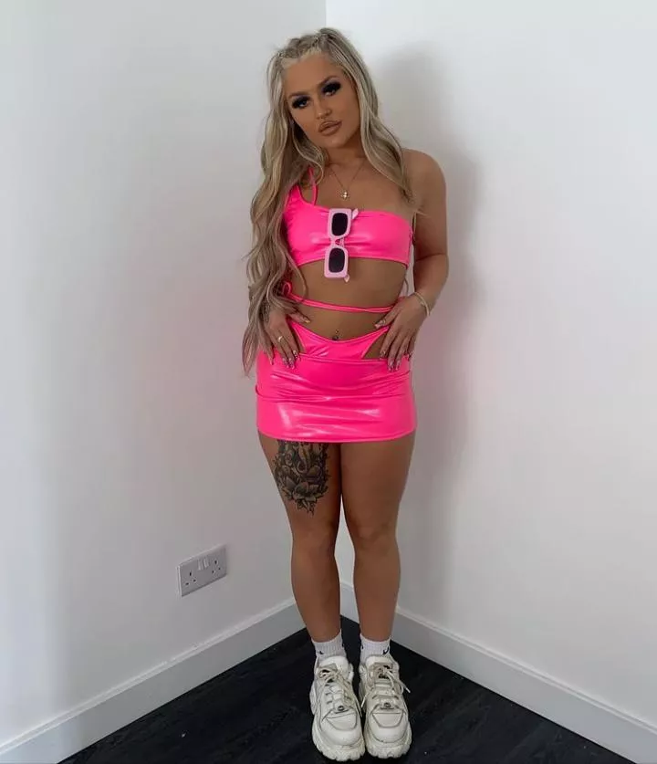 Shannon posted by corruptusextremis