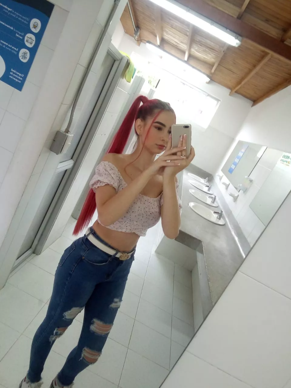 Sharing a pic before I go back to class 👩‍💻 posted by raquelwhite