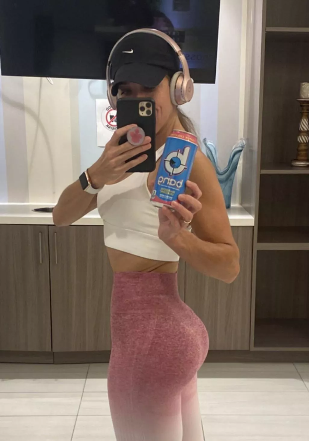 She has a nice round 🍑 posted by Aviator319