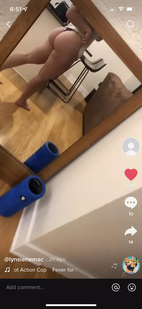 She has thirst traps sprinkled in her profile by _tacoexploring