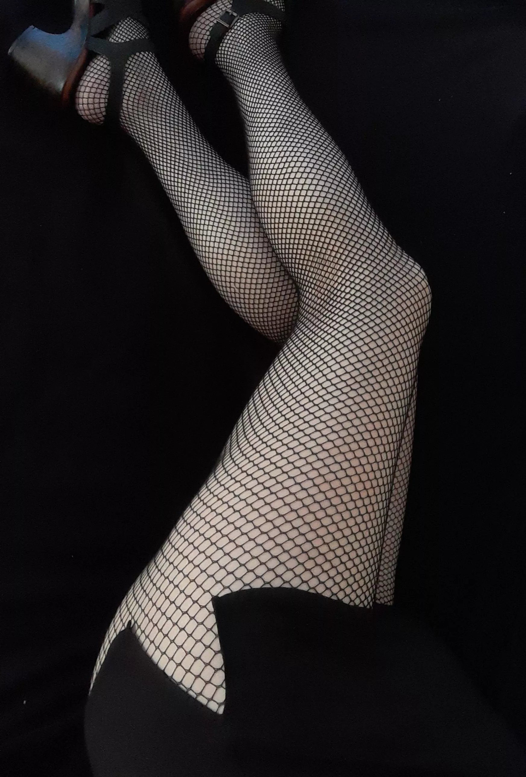 She knows how to use them [F] posted by Jugs-a-Poppin_