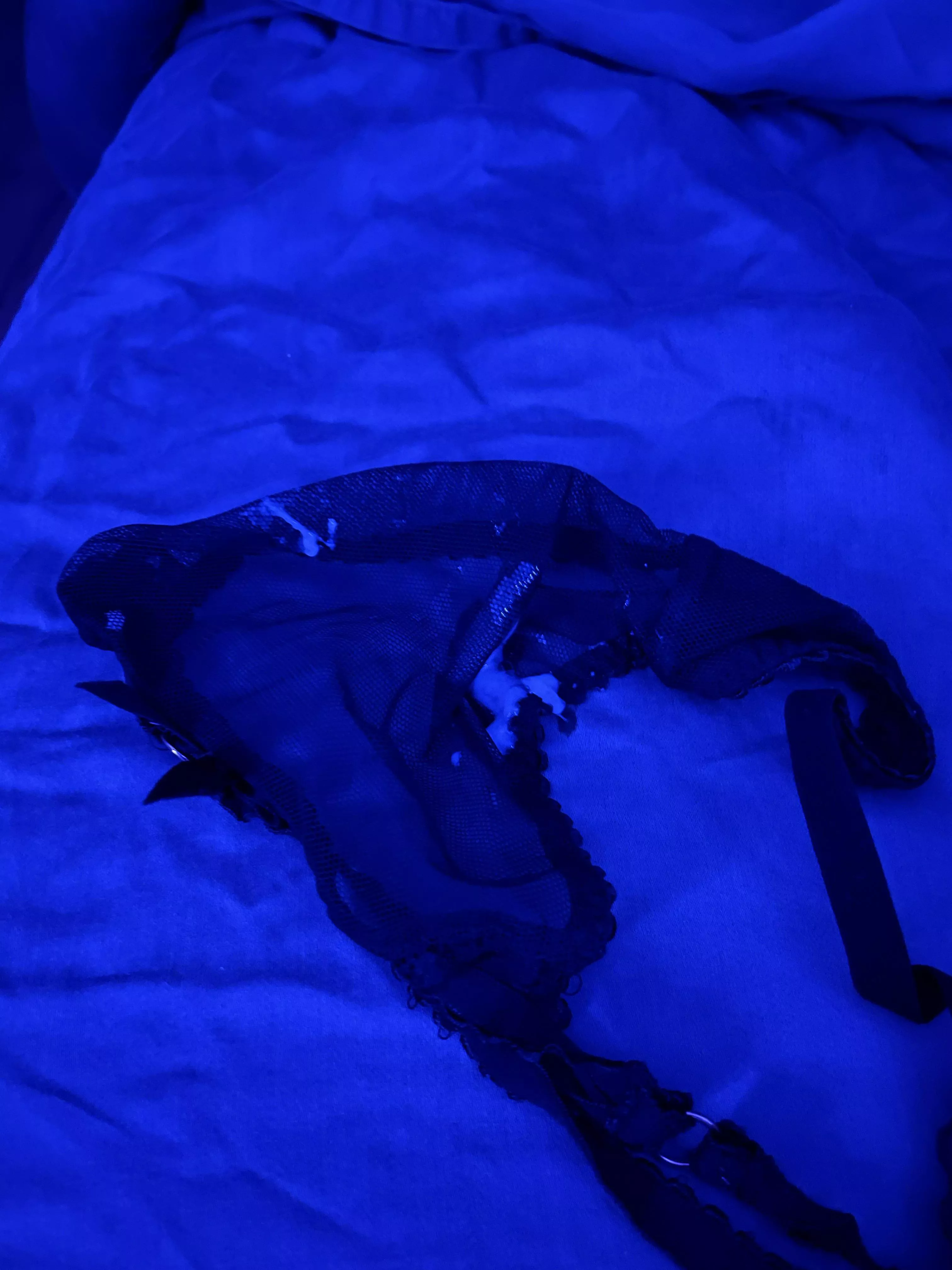 She let me finish on her panties posted by rjrarkansas