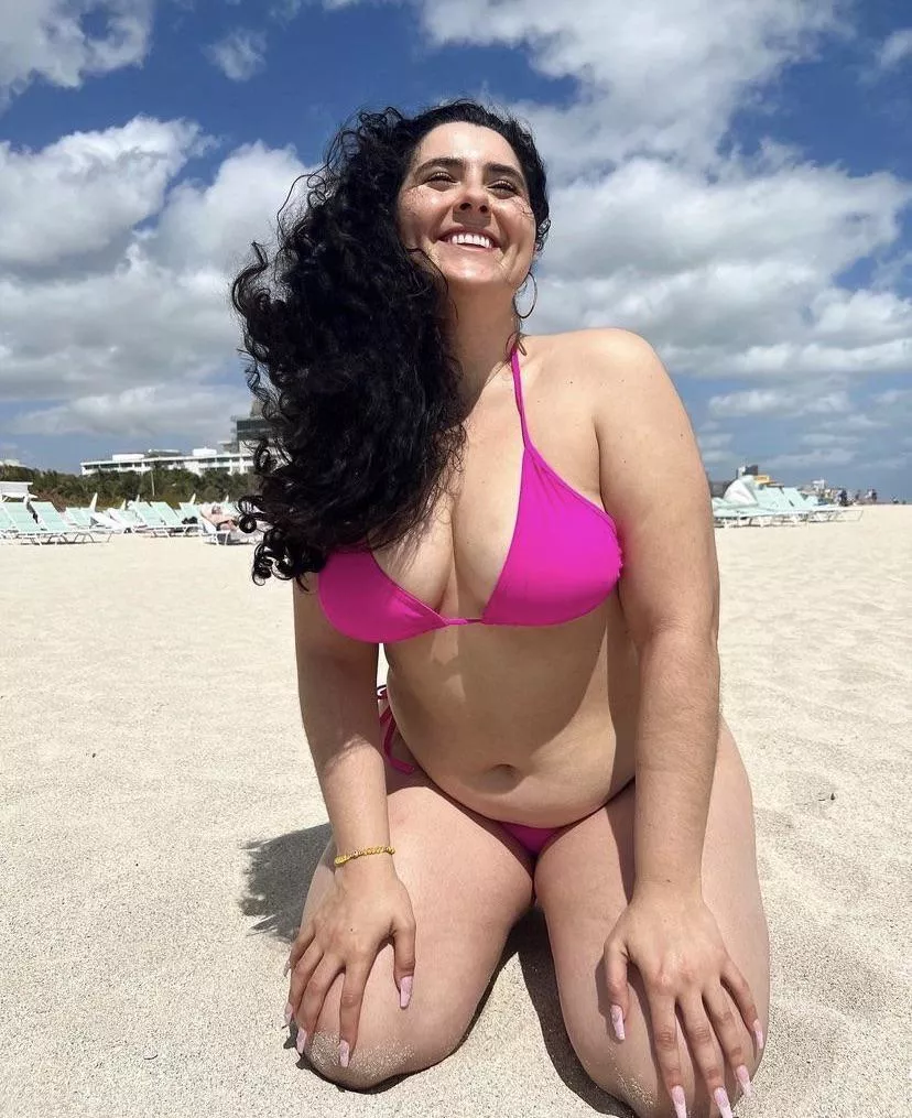 She likes pink posted by Montecristo112