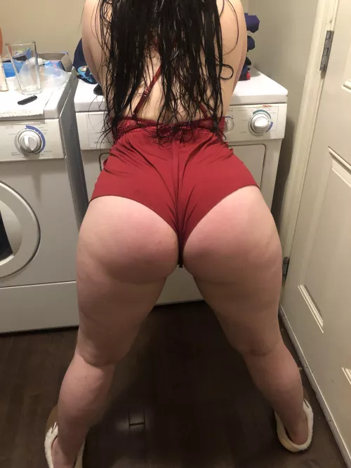 She Likes to dress up to do mom stuff like laundry ;) by ThroatLuv