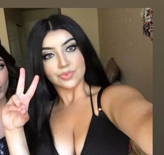 she loves showing them off by degeneracy69_