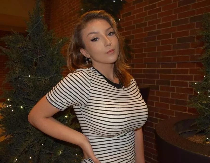 she needs that hand for counterbalance posted by Lev-Parnas