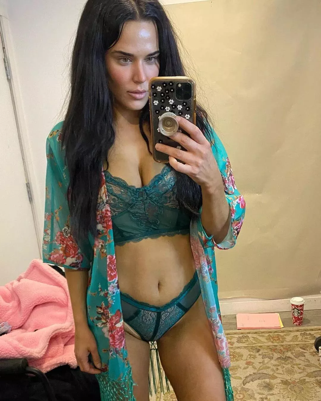 she turns 37 today posted by Antonio_Recio666